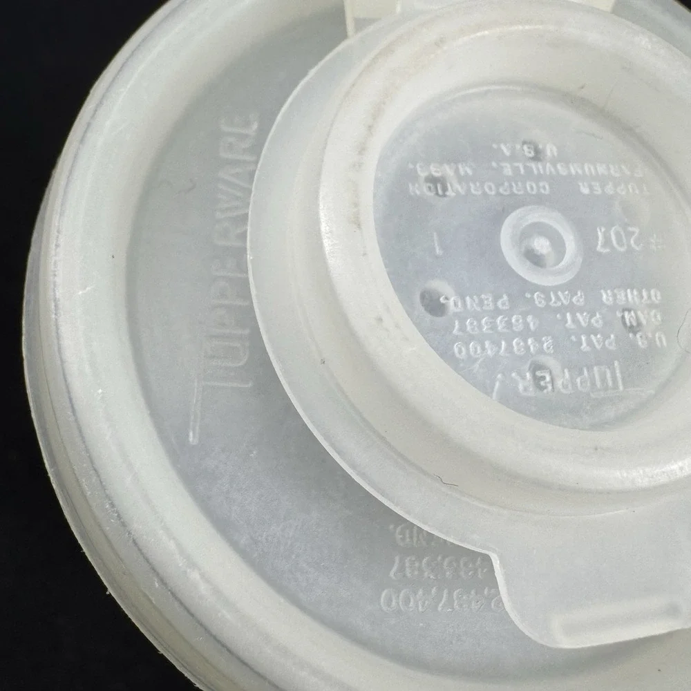 Vintage 1954 Millionaire Line Tupperware Shaker W/Lid & Flip Top Cap #‎ 102